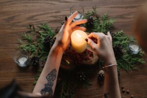 Rauhnacht Ritual Anleitung – Traditionelle Rauhnacht-Rituale Schritt für Schritt erklärt