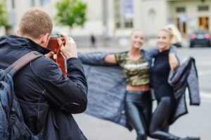 Rosenheim Cops: Der Fleck Muss Weg – Darsteller – Welche Schauspieler spielen in der Folge „Der Fleck muss weg“ mit?