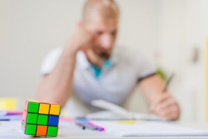 Zauberwürfel lösen – Formel – Die wichtigsten Formeln zum Lösen eines Zauberwürfels verständlich erklärt